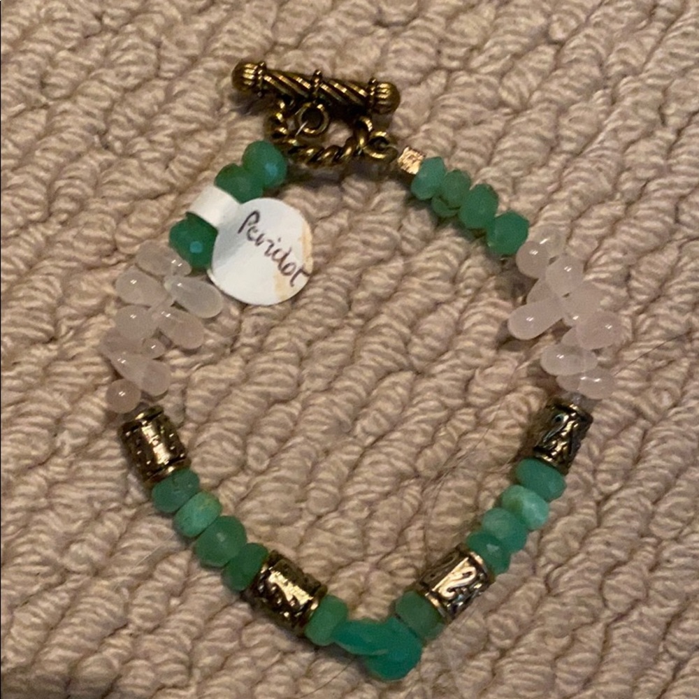 Rose quartz and peridot beaded bracelet